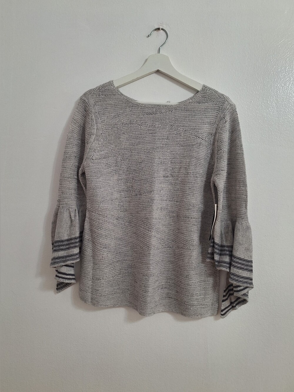 NWT NIC+ZOE Gray Knit Bell-Sleeve Sweater with Stripe Cuffs